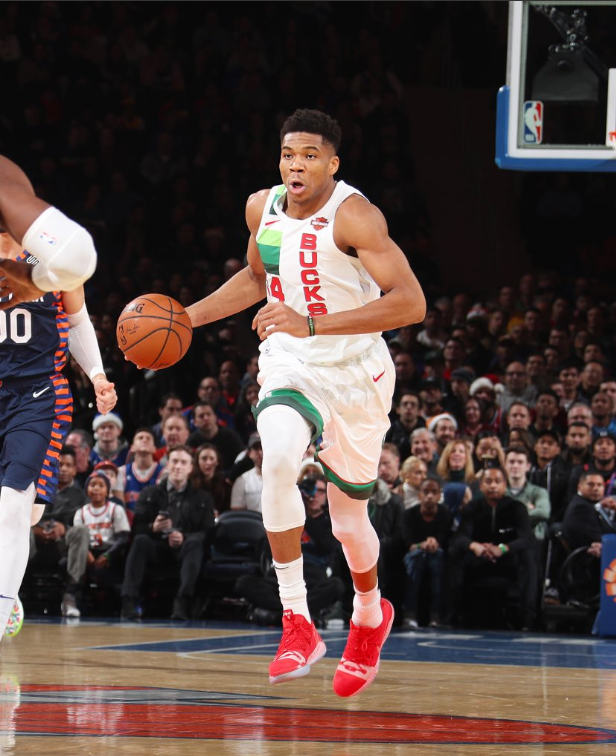 关于雄鹿不断突破！，凯恩连续十场比赛得分超过重返赛场上演精彩一战的信息-欧博官方网站