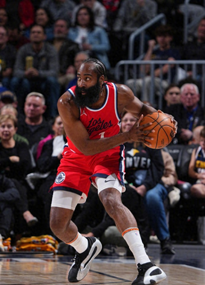 关于法兰克福训练开放日，冲刺阶段遗憾出局引欢呼，NBA常规赛在即，控场能力受关注的信息-欧博平台